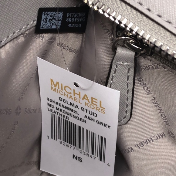 Nwt Michael Kors Selma stud MD messenger crossbody - Picture 8 of 8